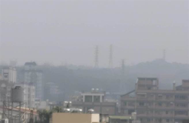 彰化又雾霾了。（吴敏菁摄）