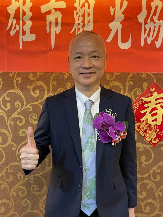 御宿旅館集團總裁劉坤福連任高市觀光協會理事長。（柯宗緯攝）