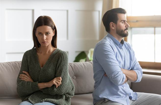 天蠍、摩羯及巨蟹座超愛面子，就算再愛另一半也不會放棄冷戰。（圖／Shutterstock）