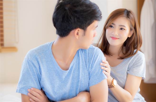 每个人愿意为爱牺牲的程度都不同，有些人就算得不到对方也甘心当备胎。（图／Shutterstock）