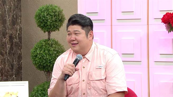 哈孝远带老婆瑄瑄、哈妈妈和哈大姊，一家人上节目。（年代提供）