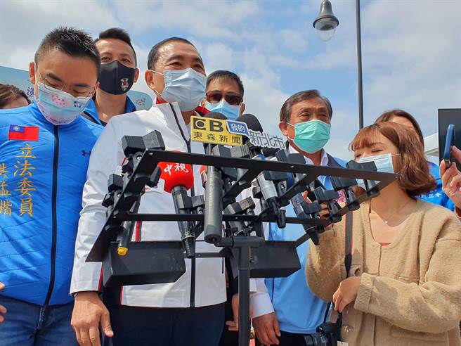 新北市长侯友宜今（13日）出席市政行程表示，核废料才是新北市民最关心的，盼中央尽速处理，公投是人民的权利选择，尊重人民权利选择。（叶书宏摄）