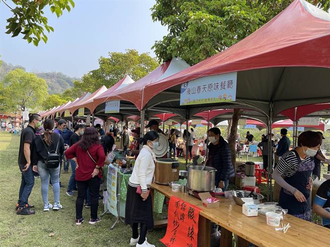 现场有农产品，还有精采的表演活动，吸引约3千人次参加。（读者提供／张妍溱台中传真）