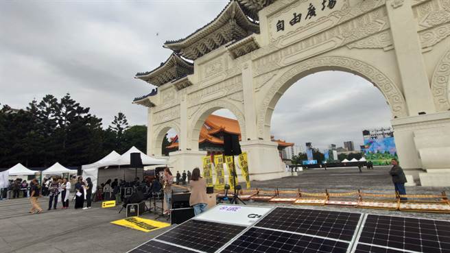 福島事故至今已十周年，全國廢核平台今天舉辦「福島十年，告別核電」音樂會。（林良齊攝）