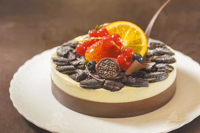 高雄国宾麵包房周年庆浪漫登场「香橙OREO蛋糕」。图／高雄国宾大饭店提供