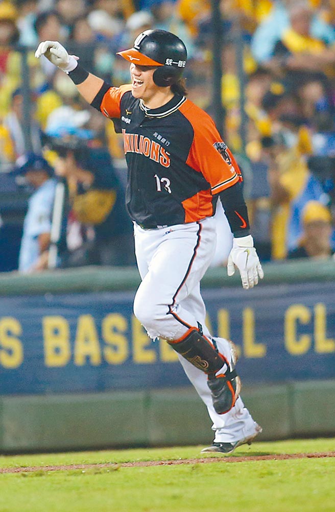 统一狮陈镛基挤身「70万俱乐部」。（本报资料照片）