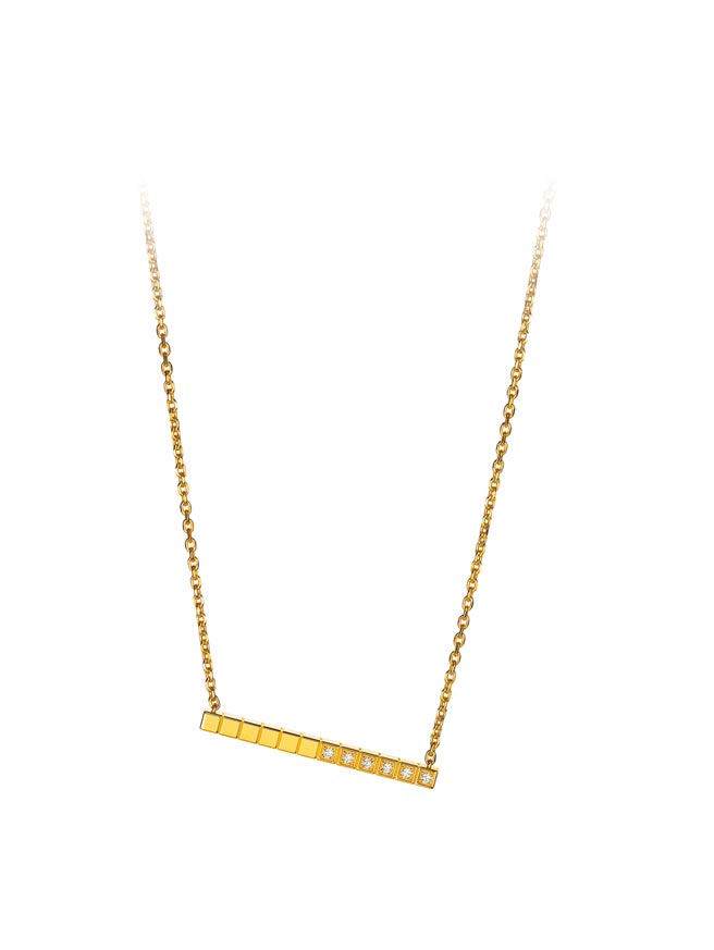 萧邦的Ice Cube系列珠宝不再整齐排列，更添趣味。（CHOPARD提供）