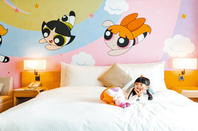 和逸饭店台南西门馆卡通频道主题房，飞天小女警陪小朋友共度快乐假期。（和逸饭店台南西门馆提供）