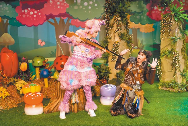 義大遊樂世界兒童劇場，兒童節推出全新表演《獵人與獨角獸》。（義大遊樂世界提供）