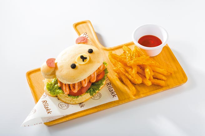 拉拉熊咖啡厅小白熊酥炸鳕鱼堡。（拉拉熊咖啡厅提供）