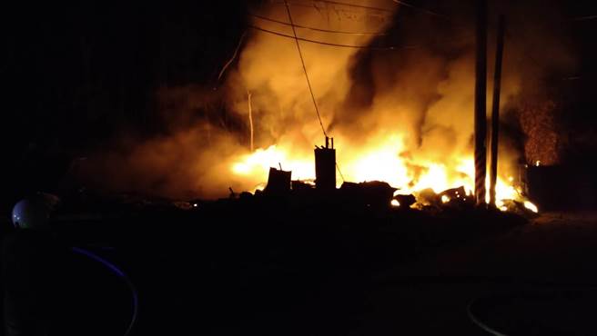 后里一間橡膠廠1個月內發生4次火災，警消單位將調查是否涉及人為縱火。（民眾提供／陳淑娥台中傳真）