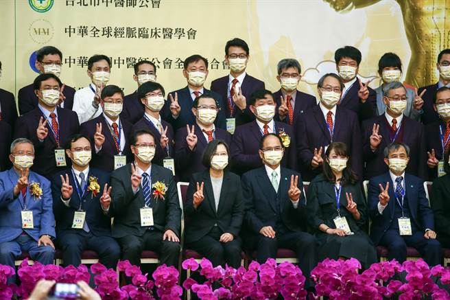 中医师公会全联会今举行「第91届国医节」，讨论中药物用药安全。（郑郁蓁摄影）