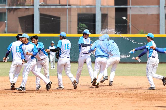 台东大学逆转台湾体大，夺下109学年度UBL季军。（大会提供）
