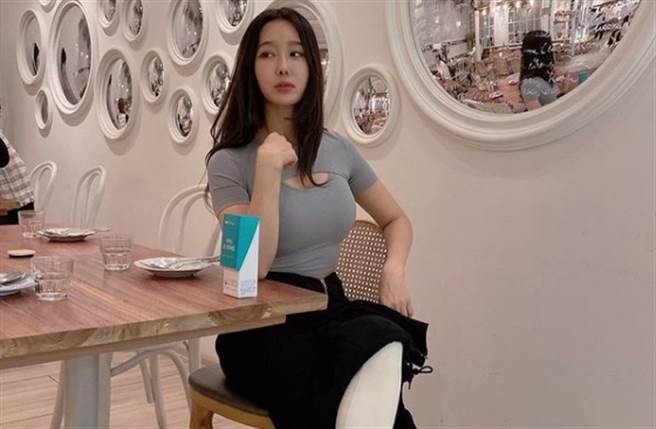 最美牙医李秀珍悲吐前一段婚姻失败，前夫对她家暴，还趁她怀孕去跟小三求婚。(翻摄自李秀珍IG)