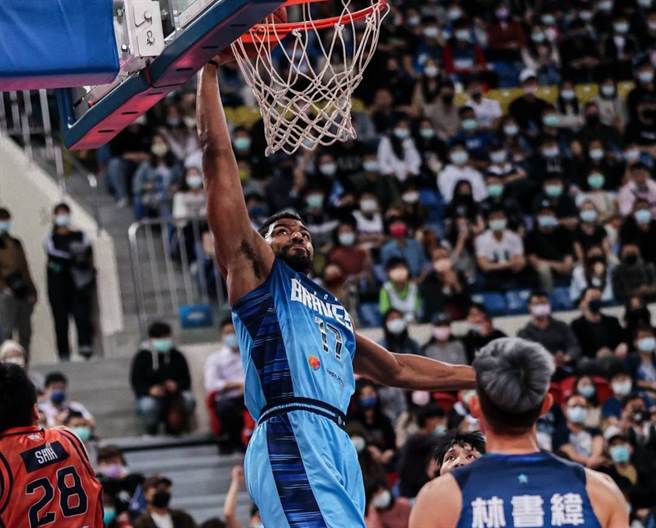 富邦洋将辛特力14日全场8投全进，以百分百命中率拿下20分。(富邦提供)