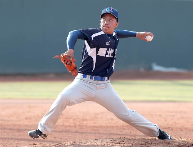 北市大左投杨孟沅熬过3年辛苦復健，日后盼投入中职选秀。（郑任南摄）