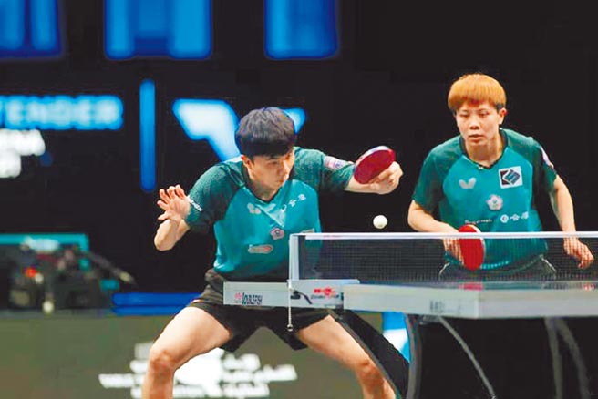 林昀儒、郑怡静连续两周在中东摘金。（WTT世界乒联微博翻摄）