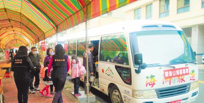 台中市府清明扫墓公车从3月20日起至4月4日，将于丰原、后里、太平、沙鹿及雾峰5区起跑。（台中市府提供／卢金足台中传真）