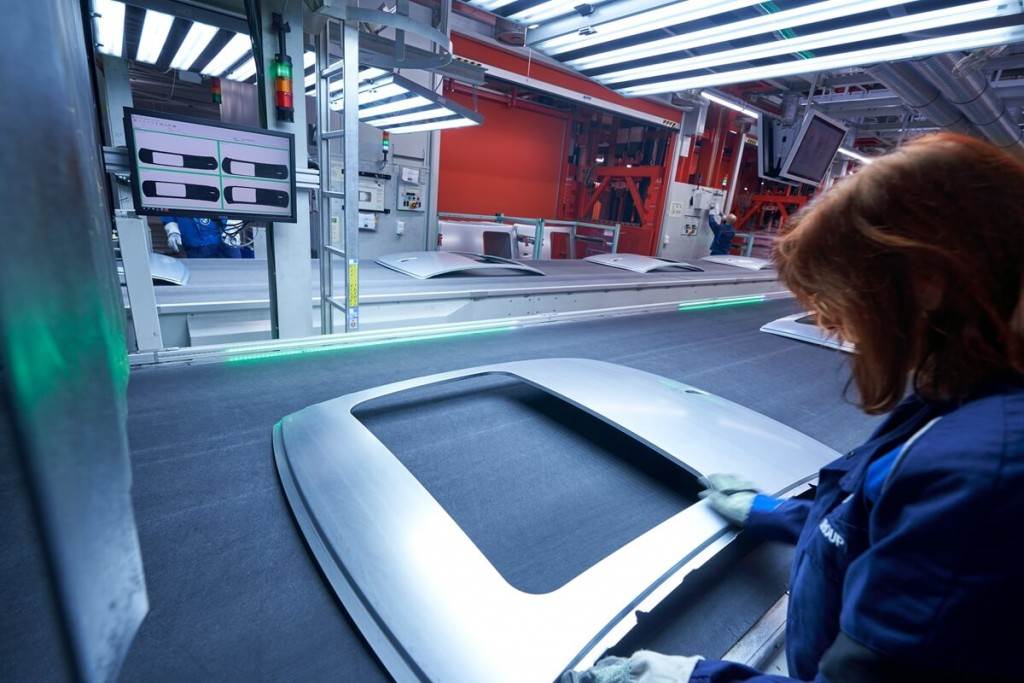 BMW投資無碳排放鋼鐵的創新「電解」製程
