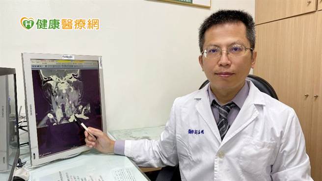 彰化基督教医院一般外科刘高明医师指出，「经颈部内视镜辅助手术」距离肿瘤位置近，伤口小、出血量低，术后復原快，适合所有甲状腺手术的病人使用。(图/健康医疗网提供)