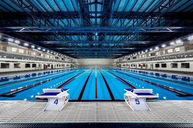 未来若水情更严峻，游泳池将肩负限水时期备用水源。（卢金足摄）