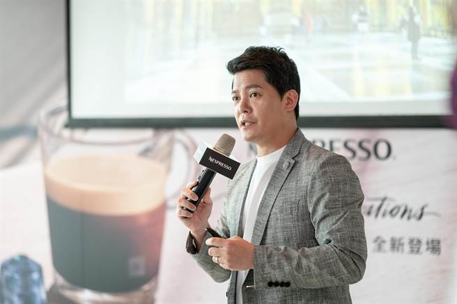 旅遊作家謝哲青日前出席Nespresso咖啡活動，走訪世界諸國的他，也分享在各地咖啡館的所見所聞。（品牌提供）