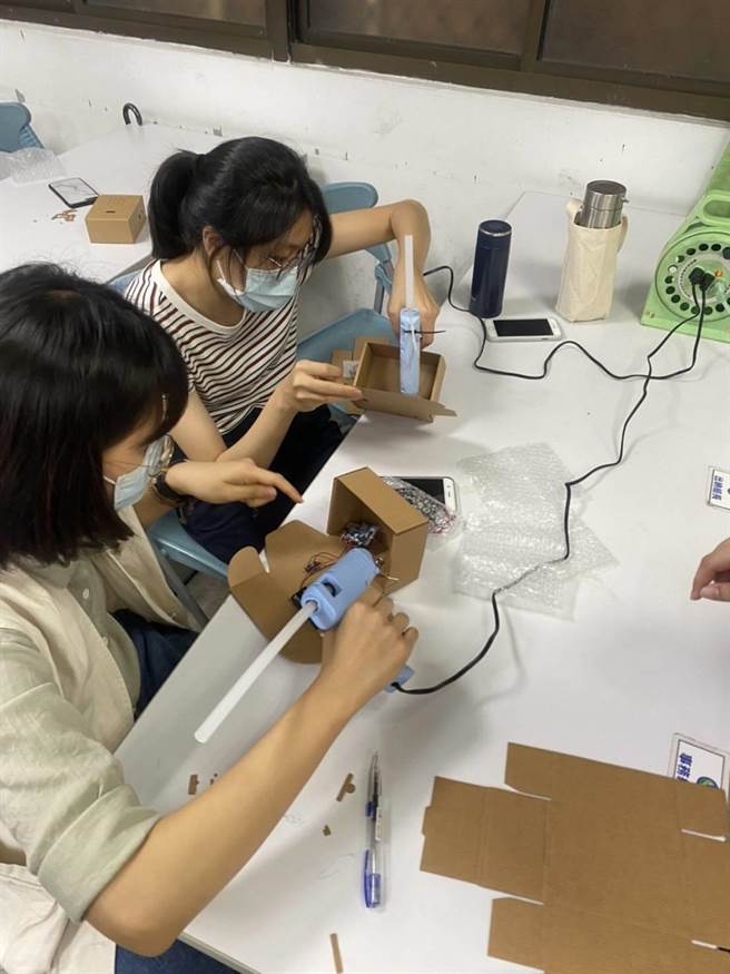 勞動力發展署中彰投分署TCN創客基地與璨陽輔助科技協會攜手合作，將在創客基地南投據點辦理幸福發聲器製作課程。（勞動力發展署中彰投分署提供／盧金足台中傳真）