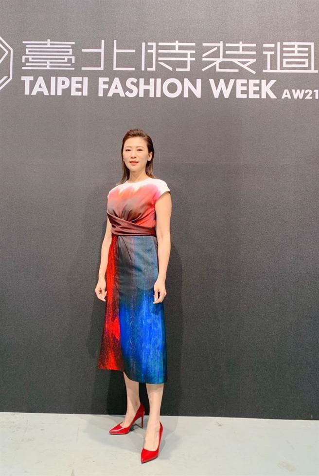 連靜雯出席臺北時裝週欣賞C JEAN的秀。（楠軒工作室提供）
