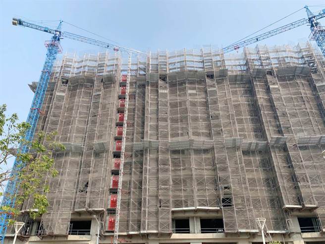 图为高雄一处新建大楼。（柯宗纬摄）