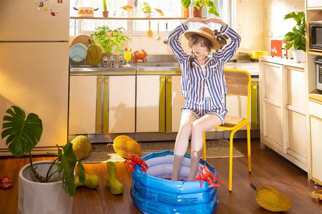 王心凌新歌〈心靈的冒險〉MV今(3/15)首播。（環球音樂提供）