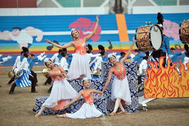 嘉義市室外行進管樂聯合展演，南興國中表演精彩吸睛。（嘉義市政府提供／廖素慧嘉市傳真）