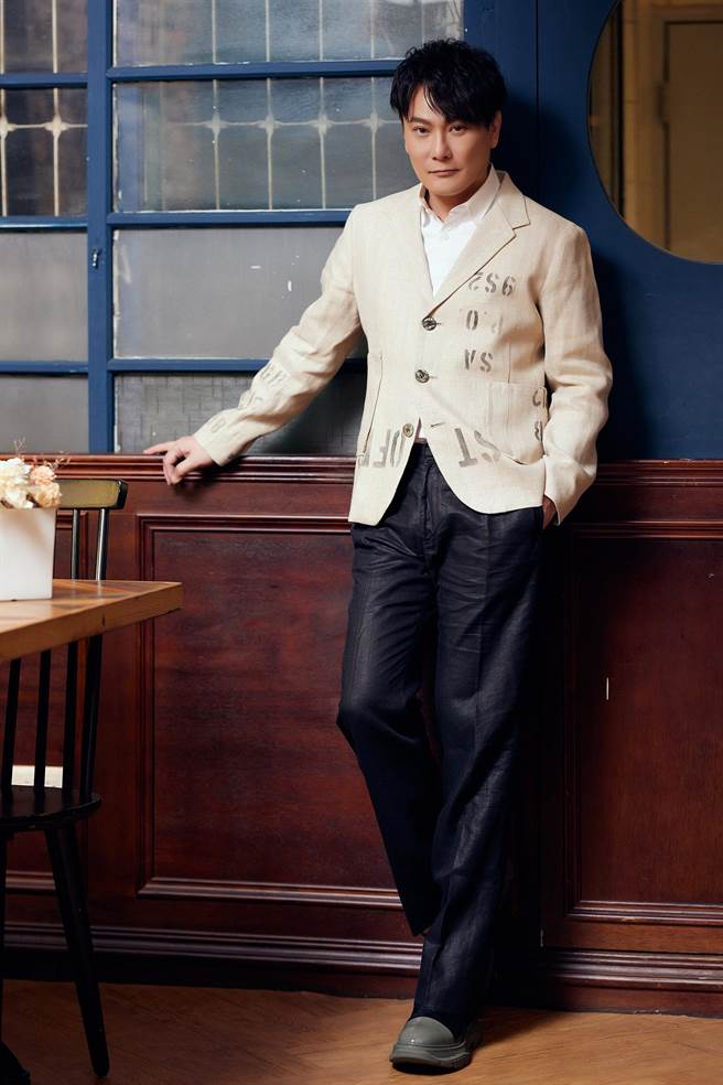 张信哲不惜成本制成新专辑《就懂了》。（潮水音乐提供）