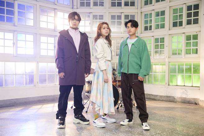 告五人〈同样一个你〉。图／相信音乐提供