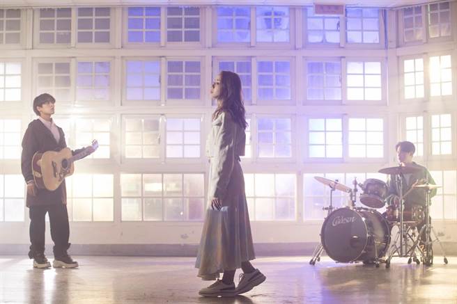 告五人〈同样一个你〉2。图／相信音乐提供