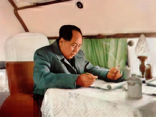 國美館將推出德國攝影巨擘湯瑪斯．魯夫攝影作品個展。（國美館提供／陳淑芬台中傳真）