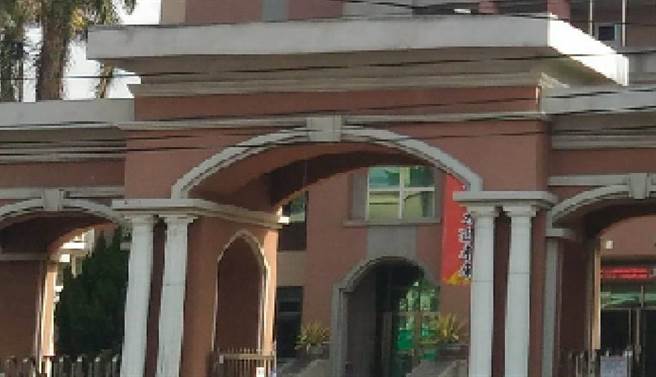 台中某高中今天发生学生坠楼事件。（民眾提供／陈淑娥台中传真）