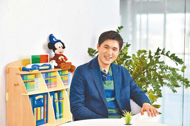 智商160以上的天才江璟亮13歲就被紐約大學錄取，而江璟亮過去就是以自學為主。（江璟亮提供／游念育台北傳真）