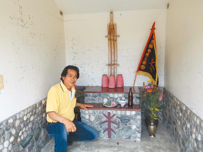 台南市左镇区穆华坤家族从200多年来从高雄、关庙、左镇一路迁移，诚敬祭拜穆家合坛太祖，此次也将参与合坛会亲。（刘秀芬摄）