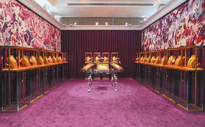 寶格麗BAROCKO頂級珠寶展貴氣逼人，看得見精湛珠寶工藝和設計品味。（寶格麗提供）