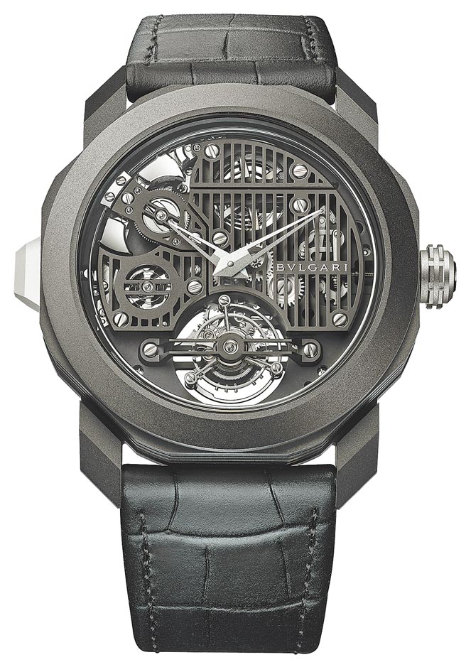 寶格麗年度力作Octo Roma Carillon Tourbillon鐘樂報時陀飛輪腕表也來台展出，限量15只，每只805萬元。（寶格麗提供）