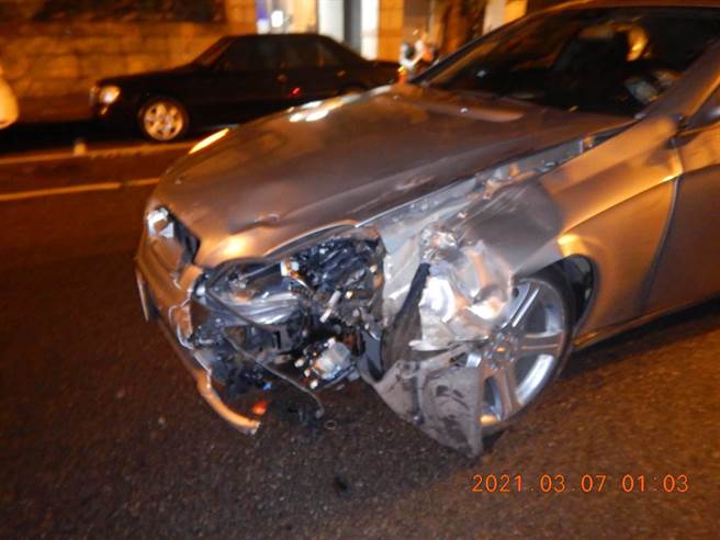 月6日深夜18岁张男在国军台中总院中清分院前闪黄灯口与彭女骑乘机车发生擦撞，女骑士重伤不治。（资料画面／冯惠宜台中传真）