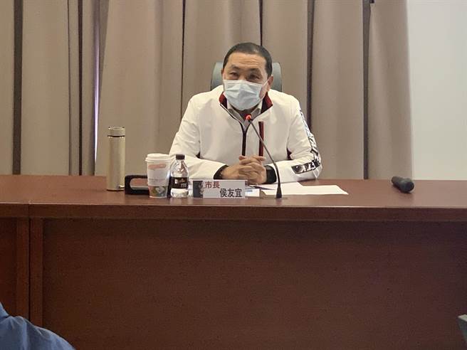 新北市長侯友宜今到八里區公所舉行行動治理座談會。（王揚傑攝）