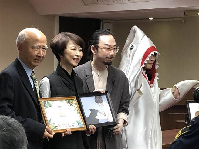 民進黨立委陳亭妃獲選為優秀動保立委。（趙婉淳攝）