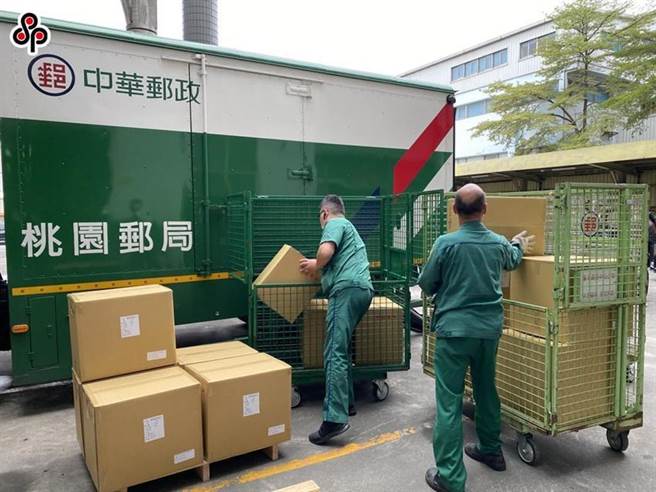（图为邮局物流的处理情况。图／本报资料照片）
