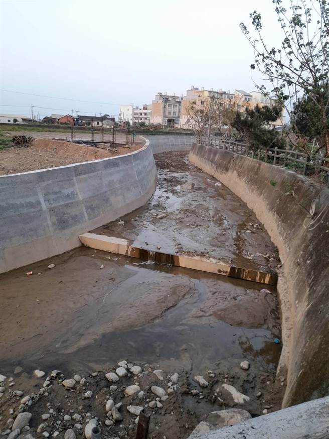 外埔六分里绿廊道北岸护堤已完成整治。（李文杰提供／陈淑娥台中传真）