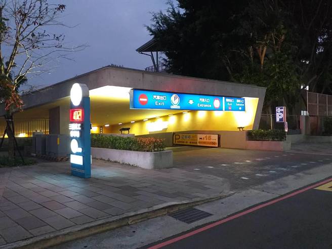 新北市交通局长锺鸣时表示，新北市府积极向中央争取前瞻预算38.8亿元、22案停车场兴建计画，已有4座完工启用、12座发包完成或施工中。（交通局提供）