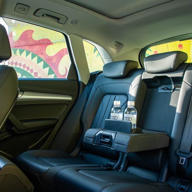 後座可前後滑移10cm並可調整椅背角度。（陳大任攝）