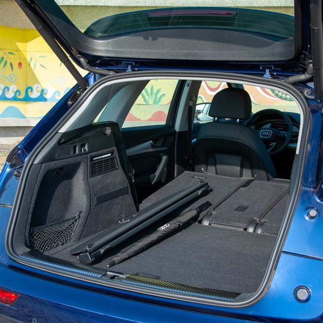 行李廂可藉打平後座椅背讓載物容量擴近1600L。（陳大任攝）