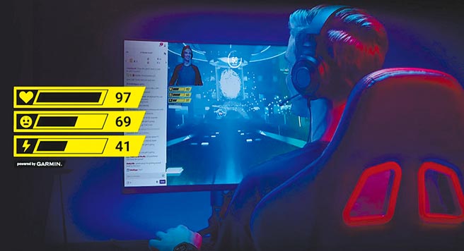 Garmin全新「Instinct Esports电竞潮流版」结合独创STR3AMUP!电脑直播程式，可即时将心率、压力指数和身体能量指数显示在直播画面上。（Garmin提供）
