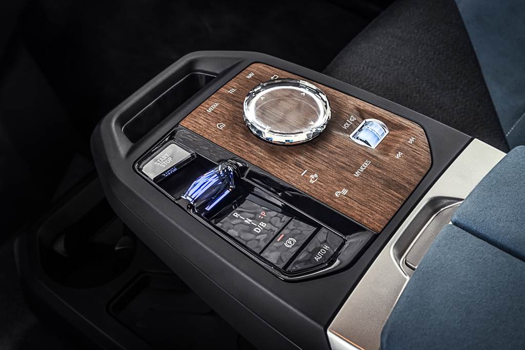 邁入數位化進程全新時代 BMW正式發表新一代iDrive系統
